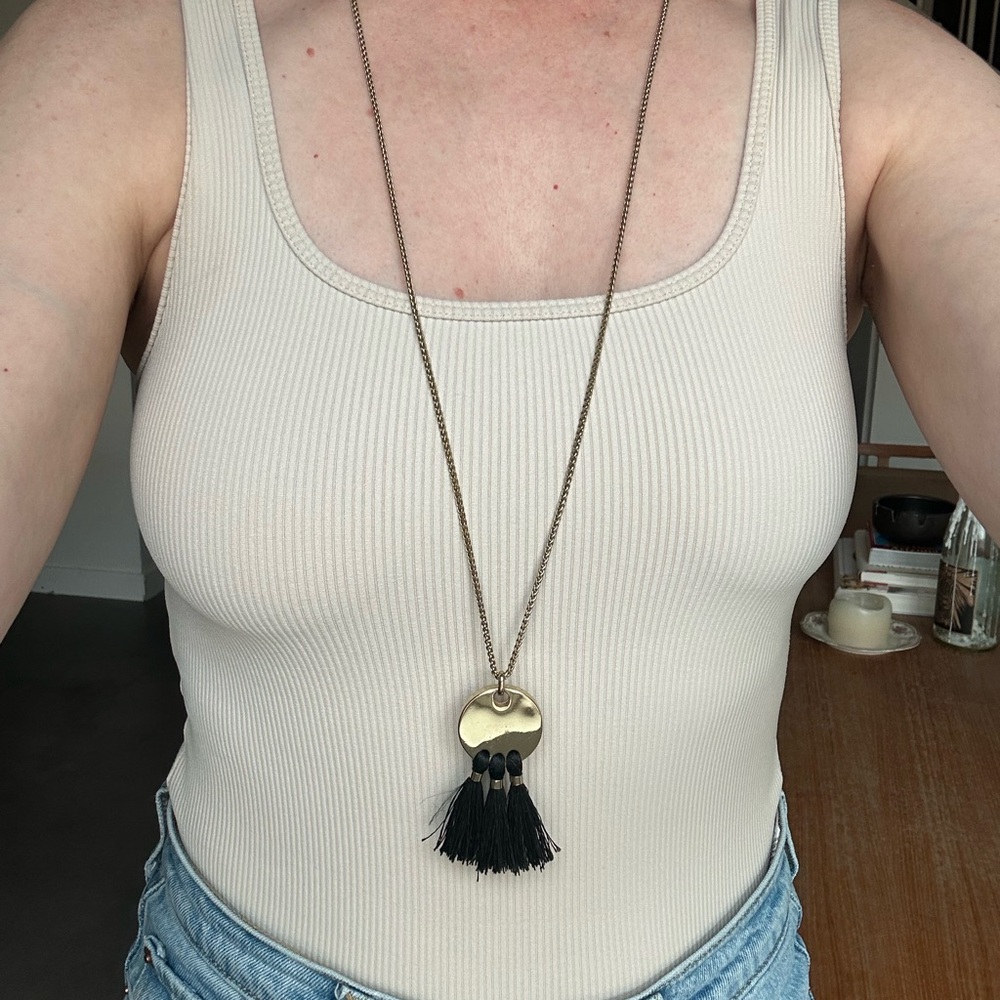 Ann Taylor Tassel Pendant Necklace Black & Gold